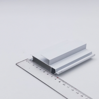 力は0.4mm - 1.2mmキャビネットのためにアルミニウム ローラー シャッター プロフィールに厚く塗った