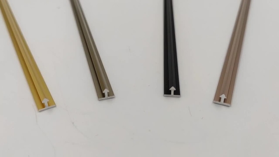 6mm Tはアルミニウム トリムの放出の銀製の陽極酸化された許容0.12mmを形づける