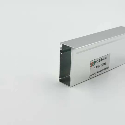 防音T5 6063台所アルミニウム プロフィールの銀製の光沢のあるポーランド語