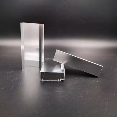 お買い得 リビアの食器棚は銀製の光沢のあるのアルミニウム プロフィールを陽極酸化した オンライン